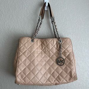 Michael Kors Susannah Quilted Leather Tote Cream